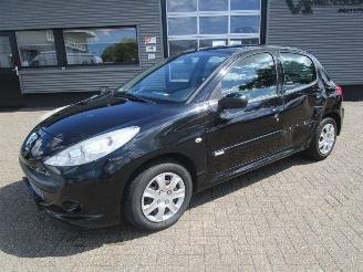 Damaged car Peugeot 206+ 1.4 XS 5drs 2011/1
