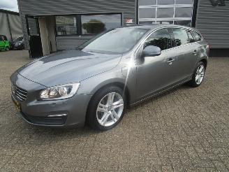 Coche accidentado Volvo V-60 2.4 D5 Twin Engine Lease Hydrid automaat 2016/11