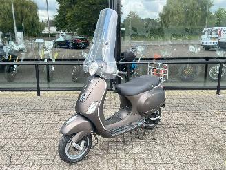 škoda koloběžky Vespa  LX 50 4T 2011/1
