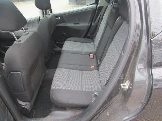 Peugeot 207 SW 1.6 VTI Premiere picture 9