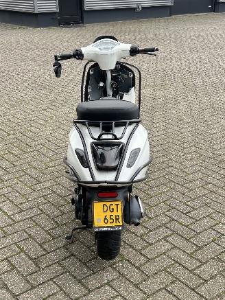 Vespa  Sprint 50 4T picture 4