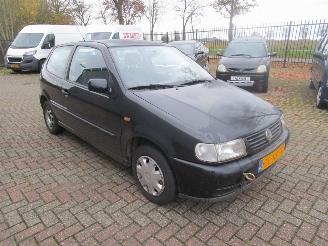 Volkswagen Polo 1.6 automaat picture 4