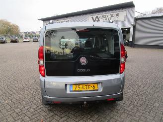 Fiat Doblo 2.0 Multijet Emotion picture 4