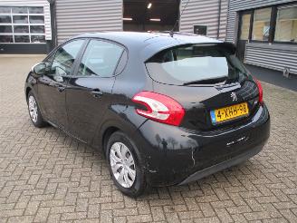 Peugeot 208 1.0 VTI Like 5drs picture 3