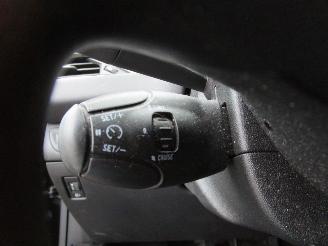 Peugeot 208 1.0 VTI Like 5drs picture 16