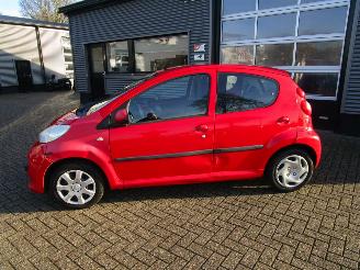 Peugeot 107 1.0-12V XS 5drs picture 7