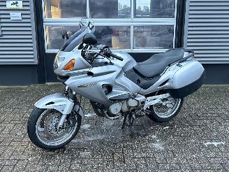damaged motor cycles Honda Deauville NT 650 2002/6