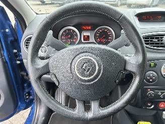Renault Clio 1.6-16V Dynamique S Automaat picture 15