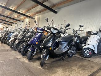 Unfall Kfz Roller Overige  Partij 58 scooters 2026/1