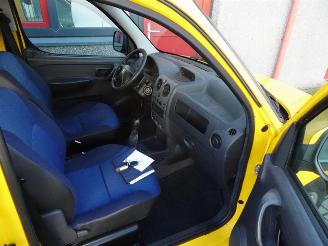 Peugeot Partner 170C 1.4 Avantage unieke benzine uitvoering !!!!!!!! picture 17