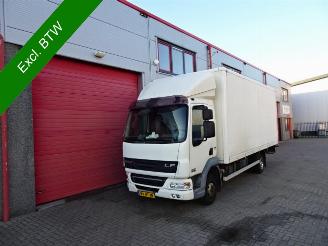 krockskadad bil vrachtwagen DAF FA 45 LF45G08 daf lf 45g08 6 meterbak met laadklep 2008/9