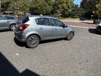 krockskadad bil auto Opel Corsa 1.4-16V Design Edition Hatchback 5-dr. 2013/9