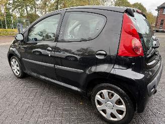 Peugeot 107 1.0-12V Urban Move AIRCO Hatchback 5-dr. picture 23