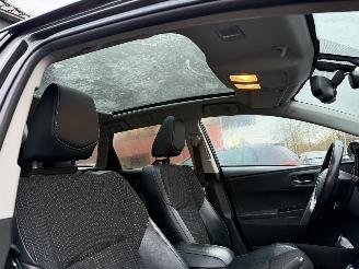 Toyota Auris 1.8 Hybrid Lease Pro picture 32