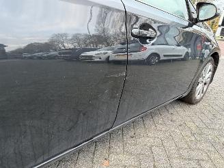 Toyota Auris 1.8 Hybrid Lease Pro picture 16