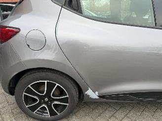 Renault Clio 0.9 TCe Authentique  Hatchback 5-dr. picture 16