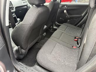 Peugeot 2008 1.2 PureTech Style (SUV 5-dr.) picture 25