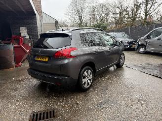 damaged passenger cars Peugeot 2008 1.2 PureTech Style (SUV 5-dr.) 2015/7
