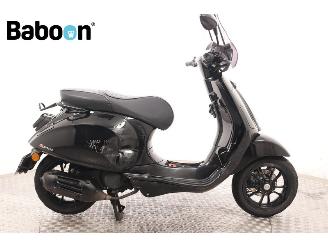 damaged scooters Vespa  Sprint 25KM 2020/5