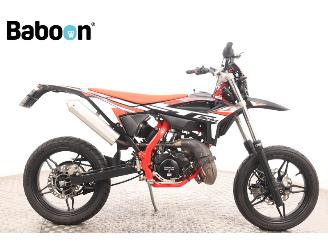 krockskadad bil bromfiets Beta  RR 50 Sport 45KM 2023/11