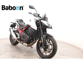 Honda CB 750 Hornet picture 2