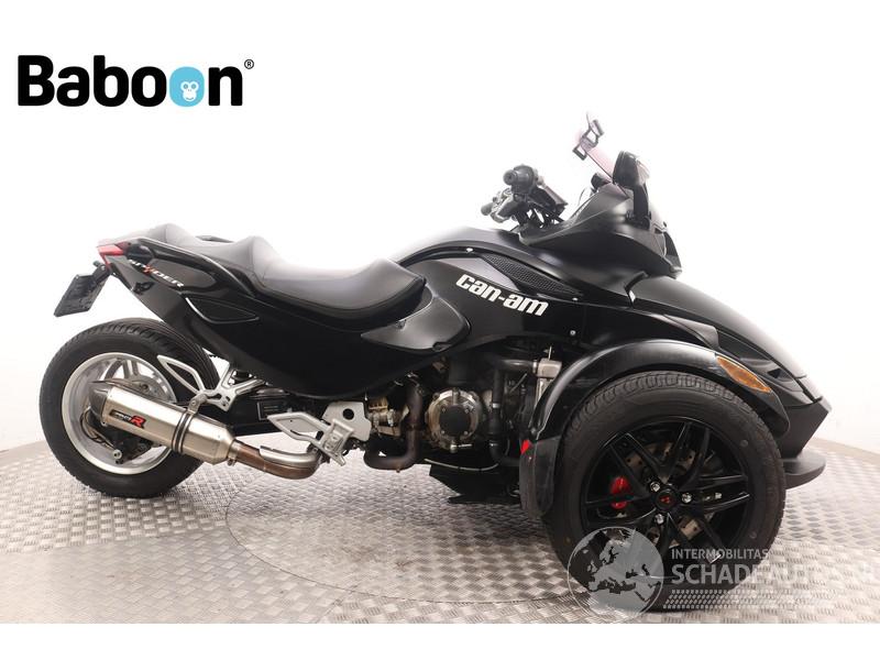 Can-Am  Spyder
