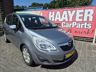 uszkodzony samochody osobowe Opel Meriva 1.3 cdti edition 2011/8