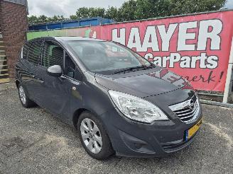 Damaged car Opel Meriva 1.4 turbo cosma 2013/3