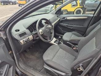 Opel Astra 1.8 temptation picture 6