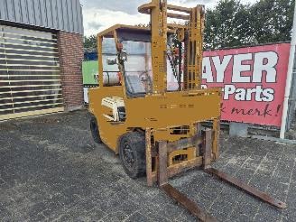 krockskadad bil machine Komatsu  fg40z 1989/1