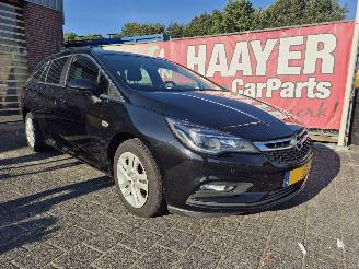 Vaurioauto  passenger cars Opel Astra sports tourer 1.0 online edition 2018/8