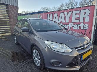 Schadeauto Ford Focus 1.6 tdci econetic lease trend 2013/4