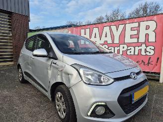 Unfallwagen Hyundai I-10 1.0i i-Motion Comfort Plus 2015/4