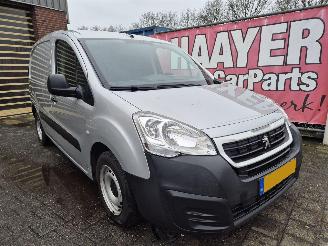skadebil bedrijf Peugeot Partner 120 1.6 BlueHDI 75 2018/10