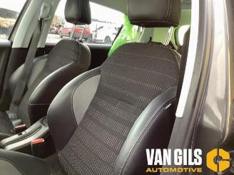 Peugeot 2008 2008 (CU), MPV, 2013 / 2019 1.2 12V e-THP PureTech 110 picture 14