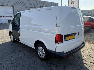 Volkswagen Transporter 2.0 TDI 81KW picture 4