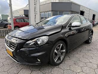 Damaged car Volvo V-40 1.6 T3 R-Design 2014/5