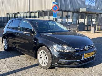 Vaurioauto  passenger cars Volkswagen Golf 1.5 TSI Comfortline Business 2019/11