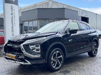 uszkodzony samochody osobowe Mitsubishi Eclipse Cross 2.4 PHEV Intense+ 2024/9