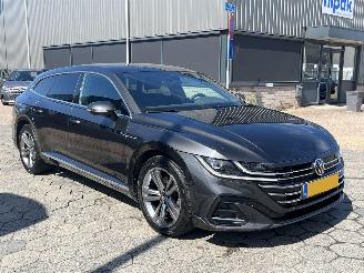 Damaged car Volkswagen Arteon Shooting Brake GTE Hybrid R-Line 218PK 2021/7