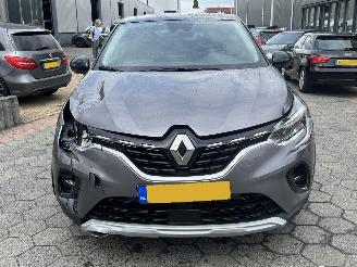 Renault Captur 1.3 AUTOM 140 Initiale Paris picture 2
