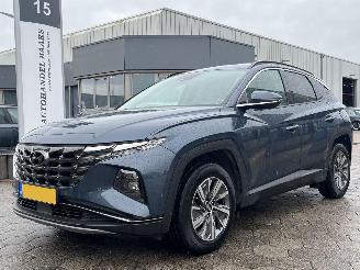 uszkodzony samochody osobowe Hyundai Tucson 1.6 T-GDI HEV Comfort Smart 2022/8