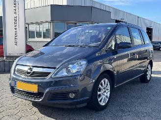 krockskadad bil auto Opel Zafira 1.8 Temptation 2007/6