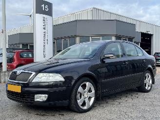 krockskadad bil auto Skoda Octavia 2.0 FSI Elegance 2006/1