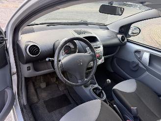 Peugeot 107 1.0-12V XR picture 17