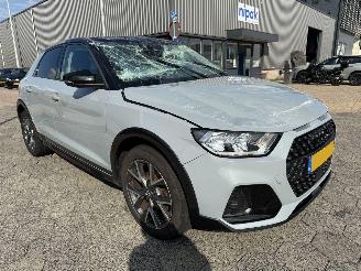 Damaged car Audi A1 CITYCARVER 25 TFSI epic 2020/4