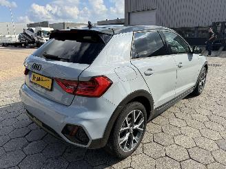 uszkodzony samochody osobowe Audi A1 CITYCARVER 25 TFSI epic 2020/4