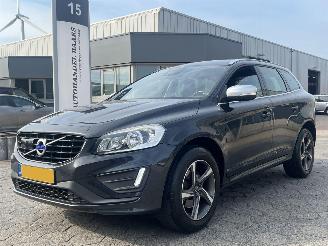 Damaged car Volvo Xc-60 2.0 T5 FWD R-Design AUTOMAAT 2015/8
