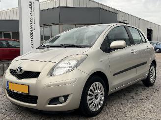 Vaurioauto  passenger cars Toyota Yaris 1.3 VVTi Aspiration AUTOMAAT 2010/6
