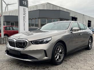 krockskadad bil auto BMW 5-serie 520i 2024/1